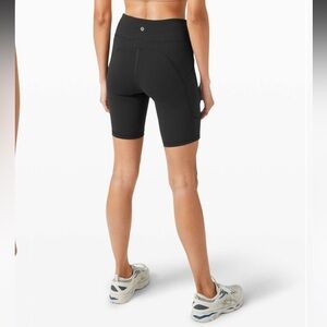 Lululemon Invigorate High Rise Short 8” Women’s size 6 Black everlux fabric